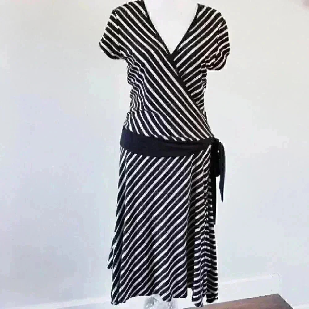💥   Stripe Short Sleeve Asymmetrical Dress S